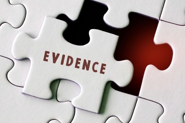 不倫の慰謝料請求に必要な5つの証拠|裁判でも有利になるものとは?